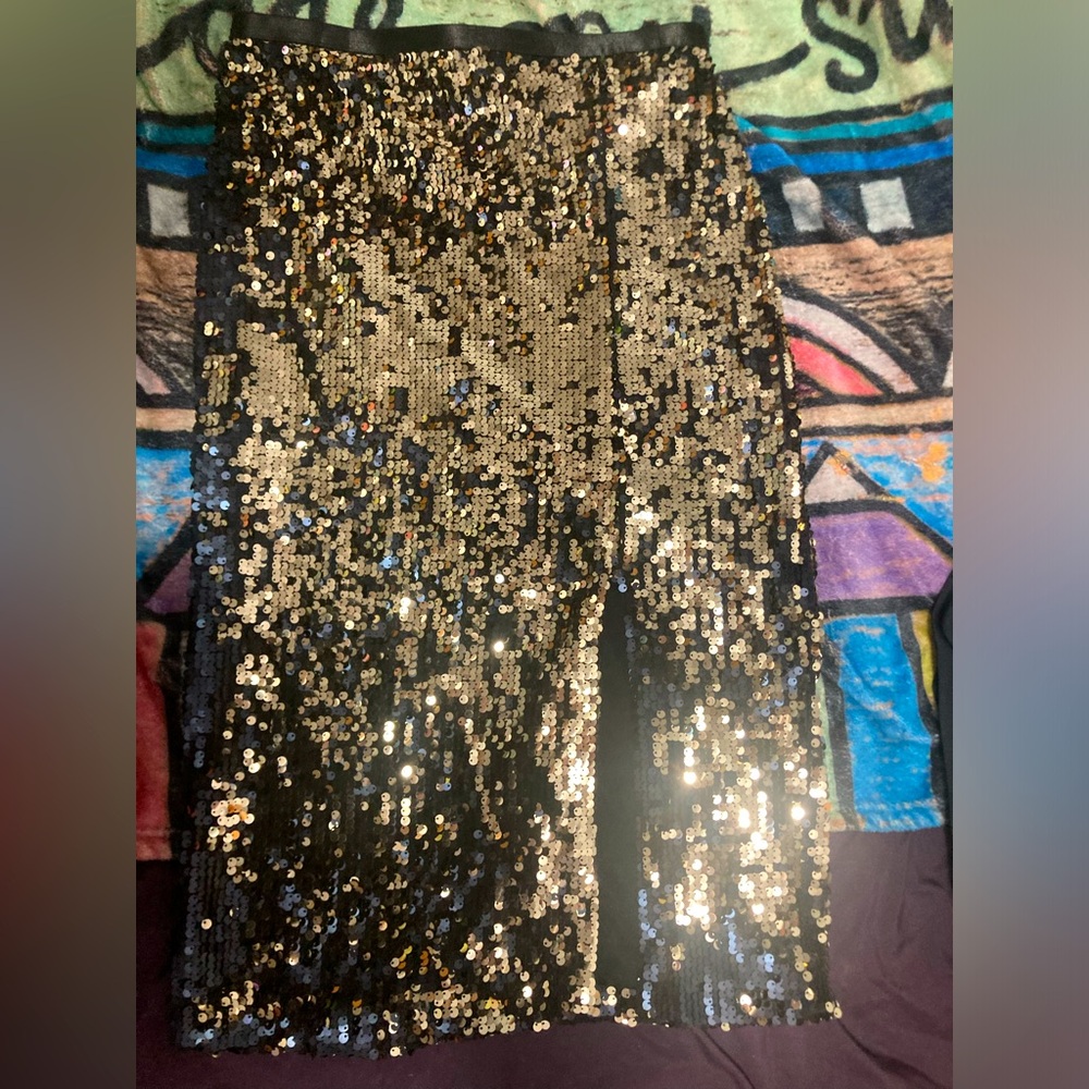 Nine West gold/back color shift sequin skirt
